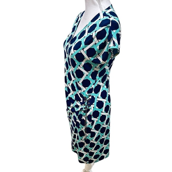 Yetts los Angeles Geometric Print Jersey Wrap Dress gunmetal chain detail 10 - Picture 7 of 9